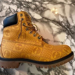 Mens Size 10 Like New Timberland Boots